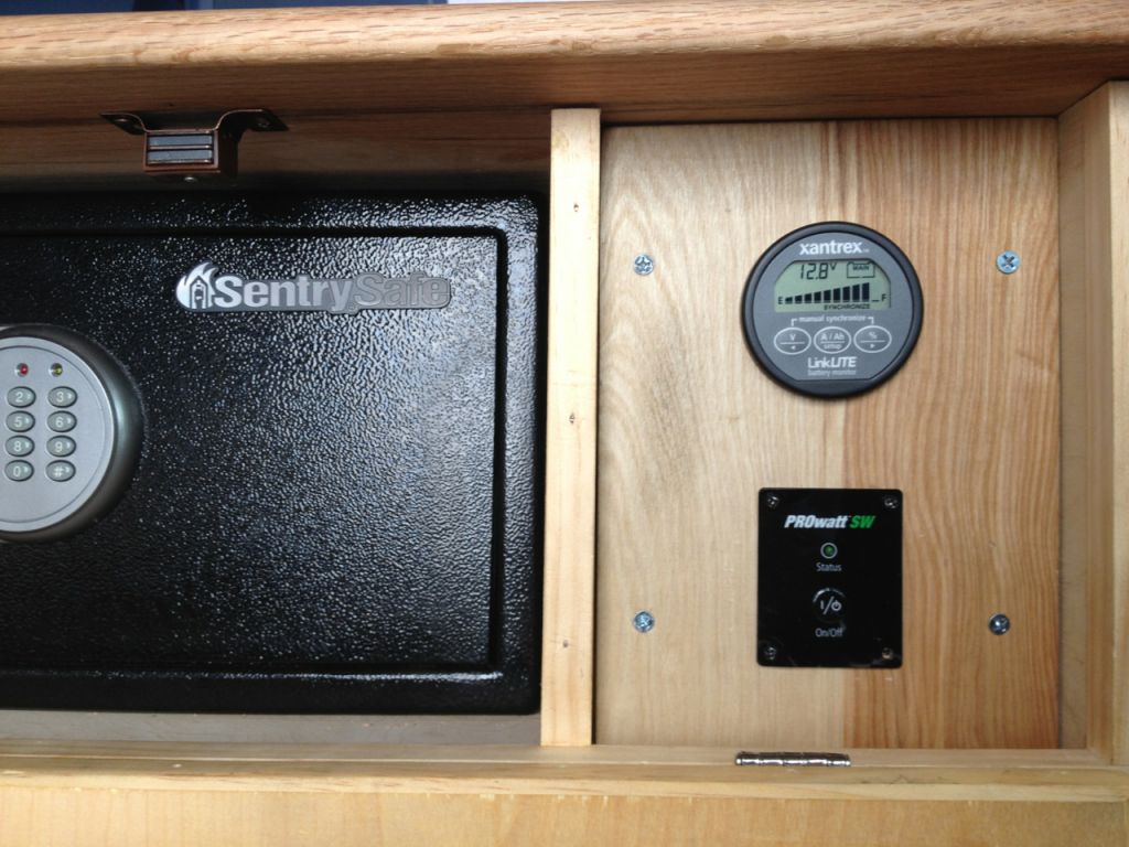 Xantrex battery monitor and remote for the inverter